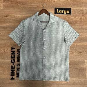 short sleeved shirt